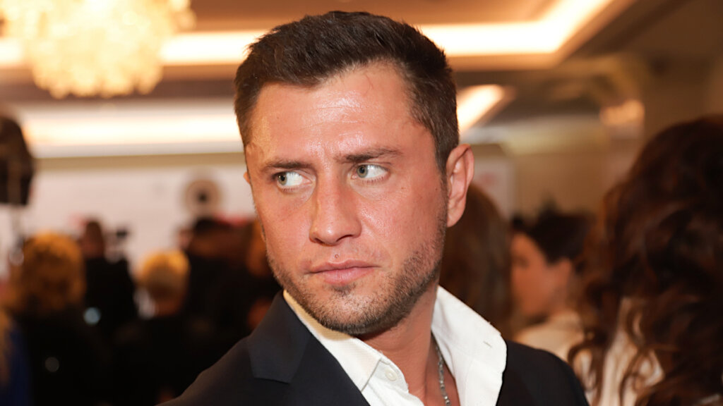 Высокие отношения: Прилучный отдыхает с Муцениеце и Карпович