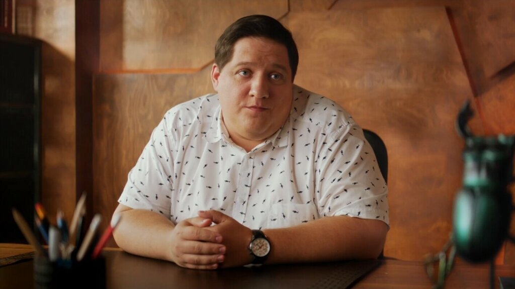 Звезда «Полицейского с Рублевки» Роман Попов купил дом за 14 миллионов рублей