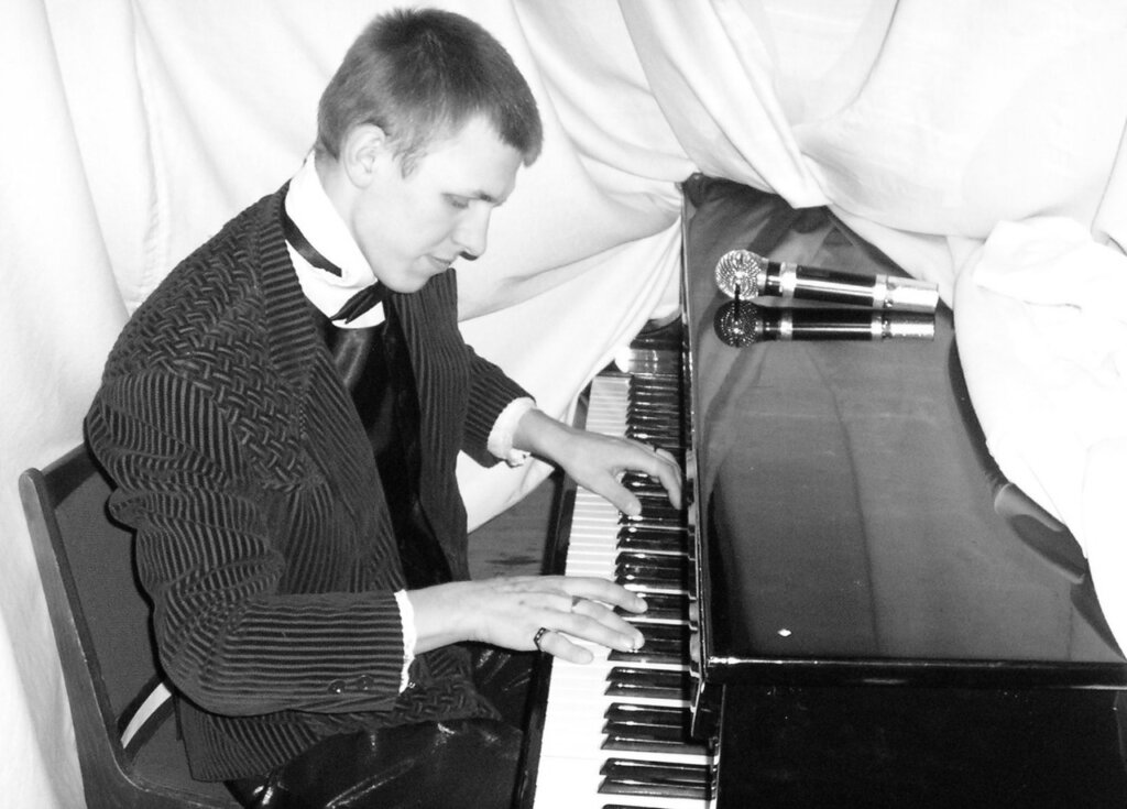 Умерли 15 актеров из сериала «Универ»