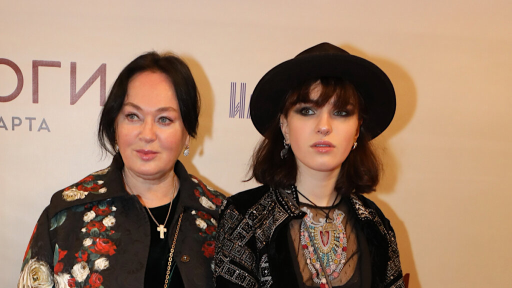 Лариса Гузеева вместе с дочерью уехала из России