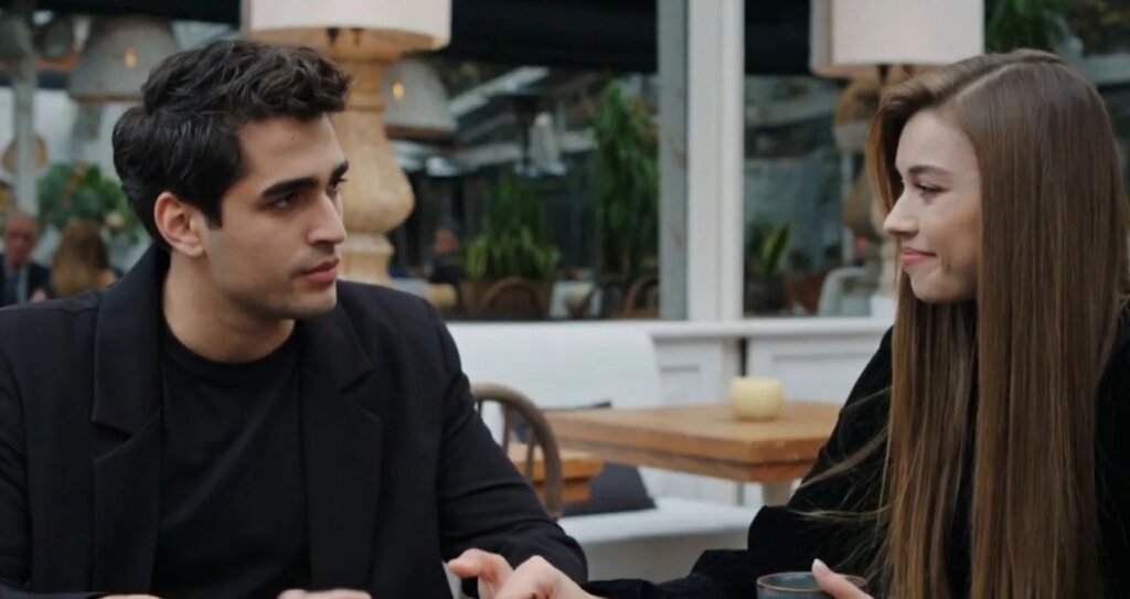 Афра Сарачоглу и Мерт Рамазан Демир расстались