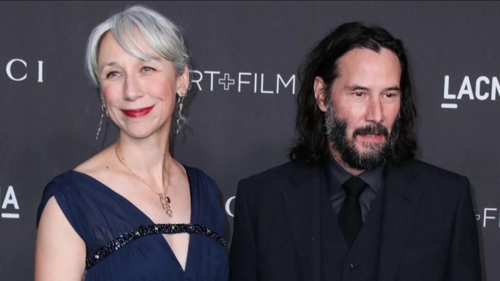 50-летняя возлюбленная Киану Ривза рассказала, за что полюбила актера