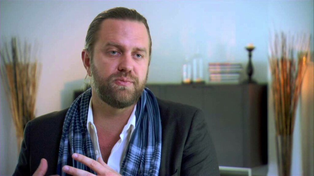 Режиссер Карл Эрик Ринш выманил деньги у Netflix и накупил на них дорогих вещей