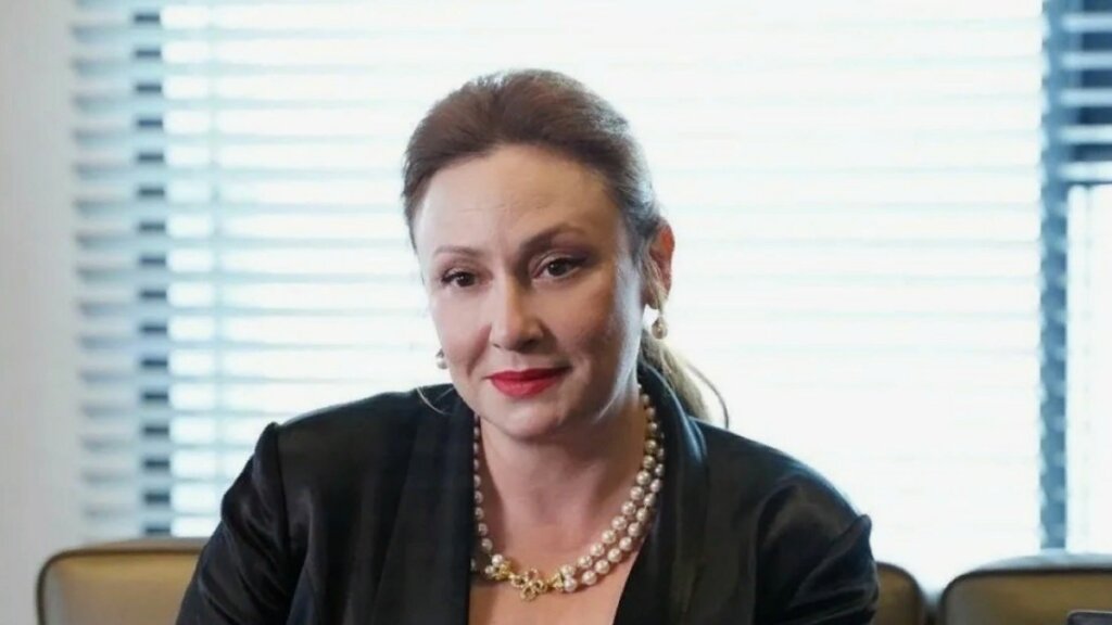 Гибель Хаттуч, беременность Ифакат и уход Асуман — новые спойлеры финала второго сезона сериала «Зимородок»