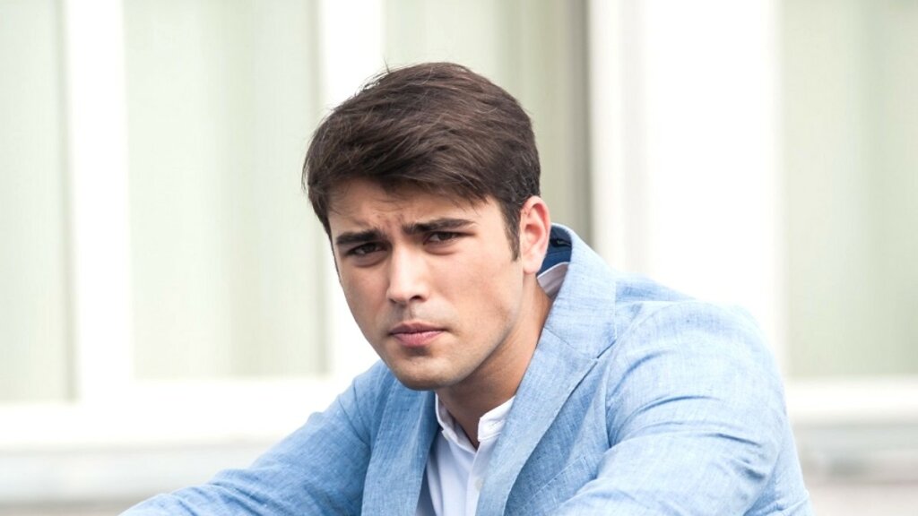 Со скандалом развелся с Настасьей Самбурской и бросил грудного сына: как живет красавец-актер Кирилл Дыцевич