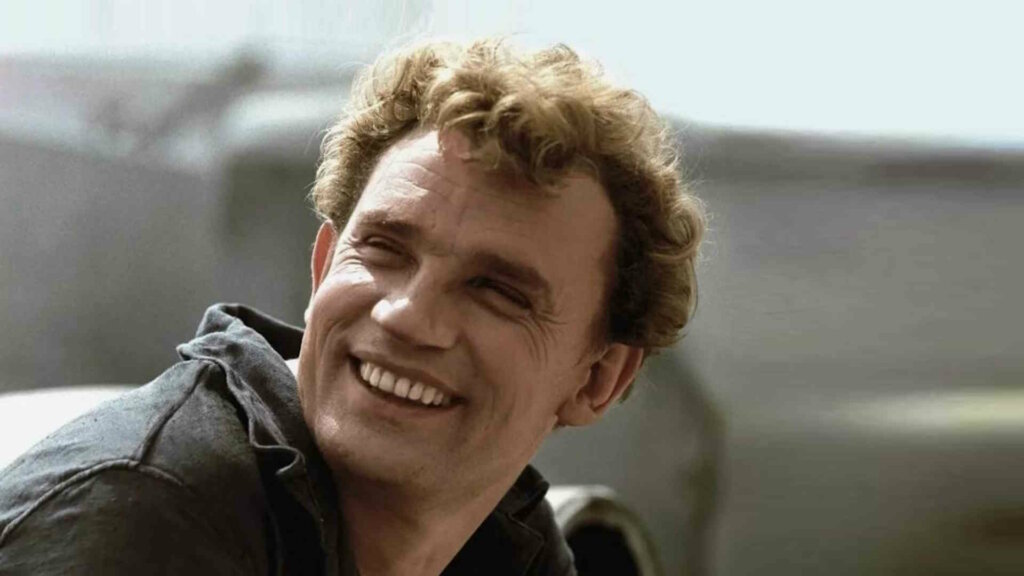 Как роковой прыжок Евгения Урбанского попал на видео: он отказался от дублера, погиб в 33, и дочь назвали его именем