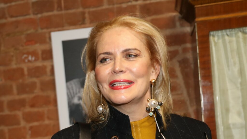 63-летняя Яковлева сразила наповал короткими шортами