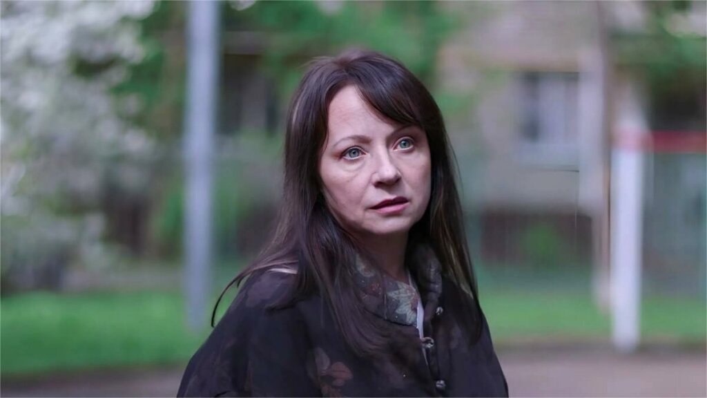 15-летняя дочь Евгении Добровольской почернела от горя: Настю успокаивал брат Николай Ефремов