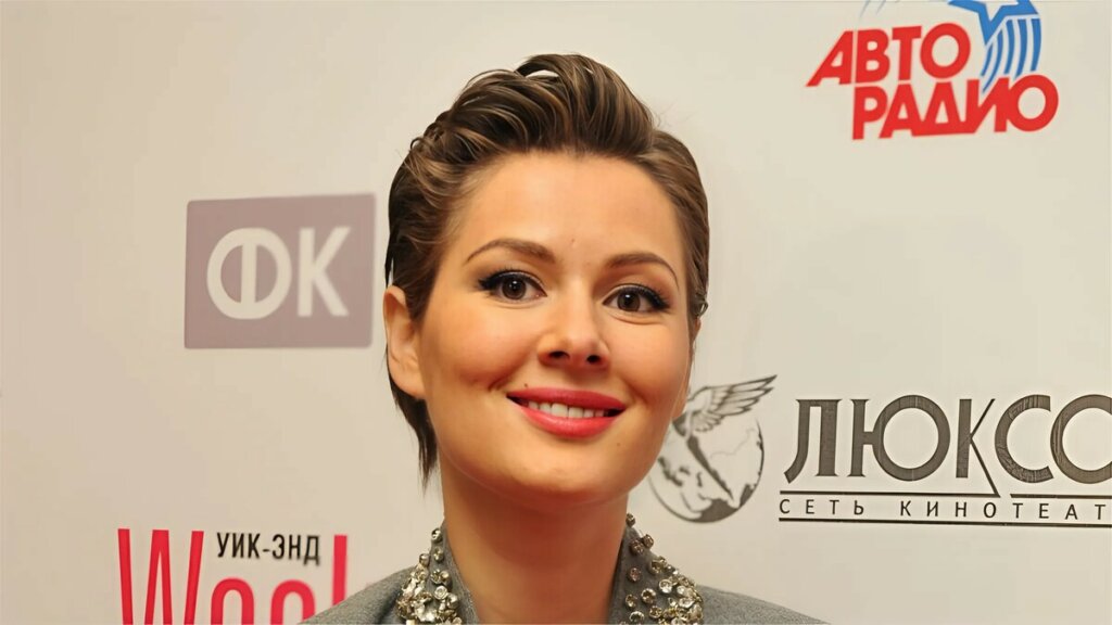 Потерявшая волосы Мария Кожевникова опубликовала фото с новорожденным из роддома