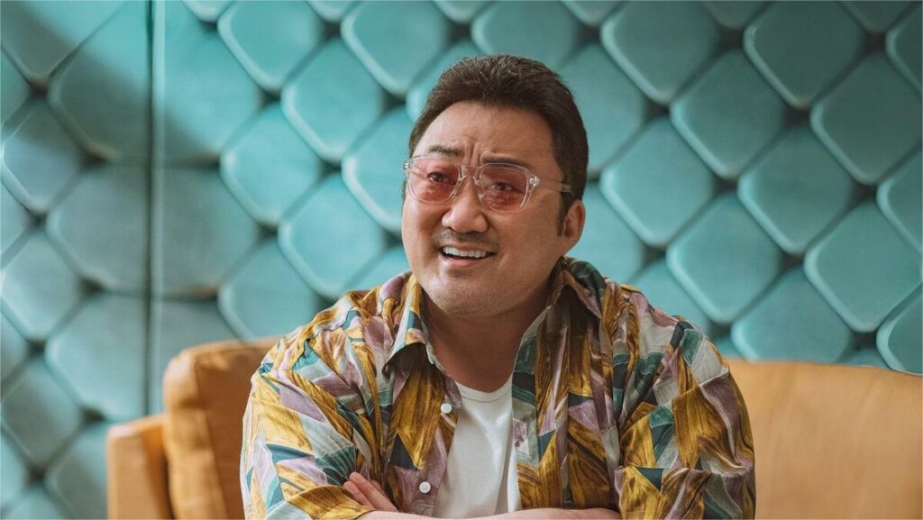 Ма Дон-сок в образе сказочной феи отметил свое 54-летие