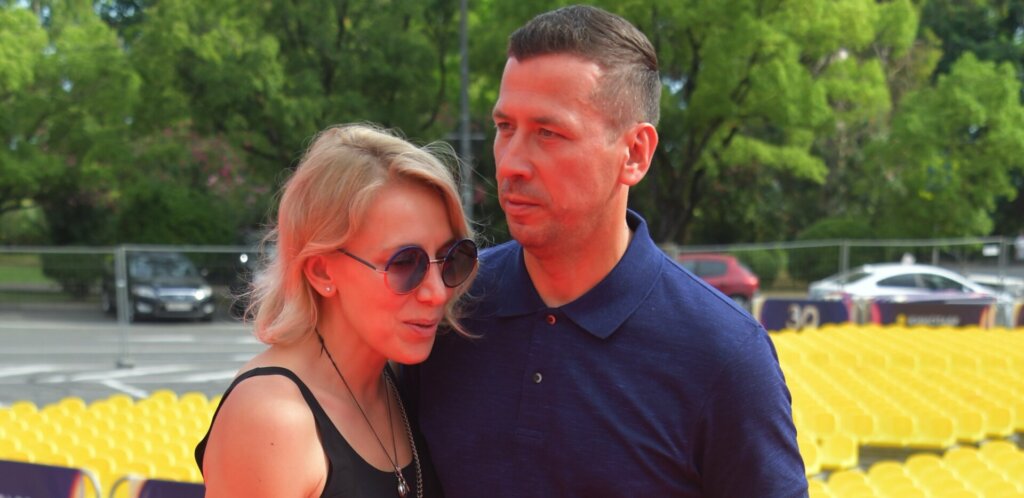 Андрей Мерзликин подал на развод после 20 лет брака и четырех детей