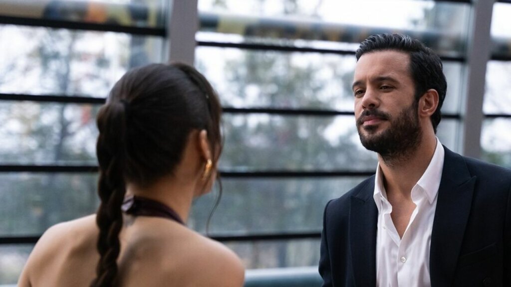 Новый сериал с Ханде Эрчел и Барышем Ардучем раскритиковали за обилие постельных сцен: «Пошло и вульгарно»