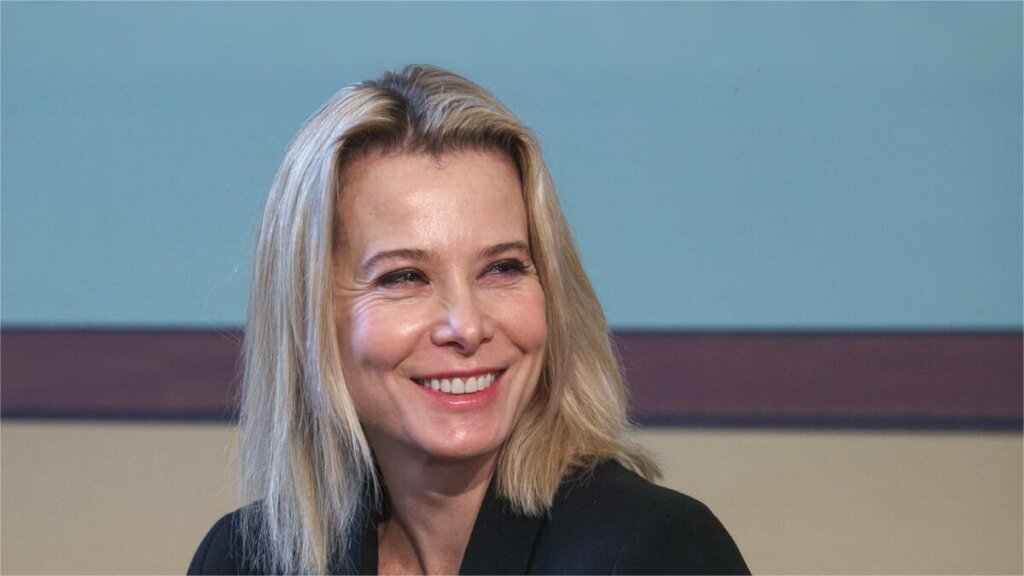 Юлия Высоцкая сделала признание о любимом мужчине: «Присылает цветы и записки»