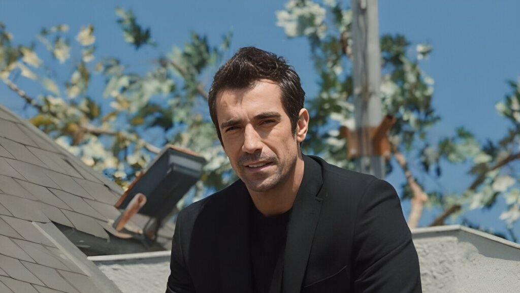 Турецкий актер Ибрагим Челиккол тайно женился во второй раз