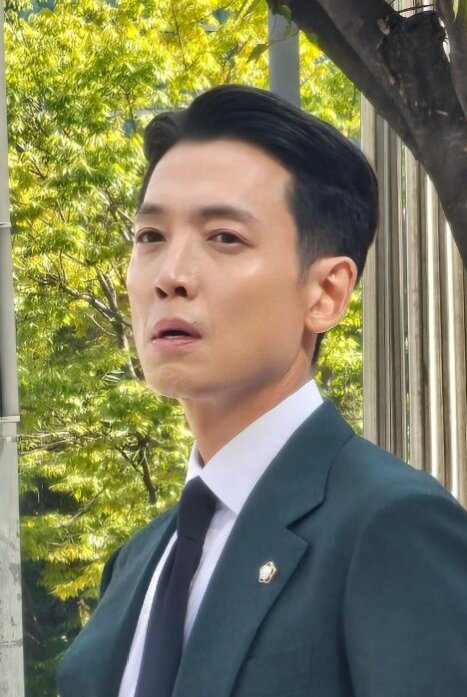 На общественных началах 1 сезон