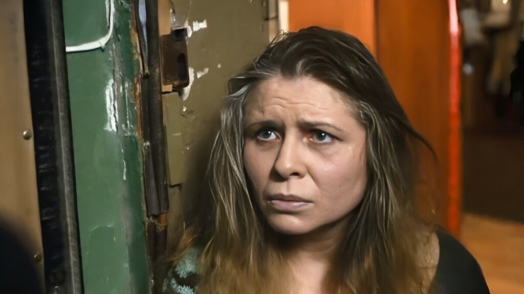 Актриса Ксения Непомнящая сбежала от мужа и зарабатывает чем может