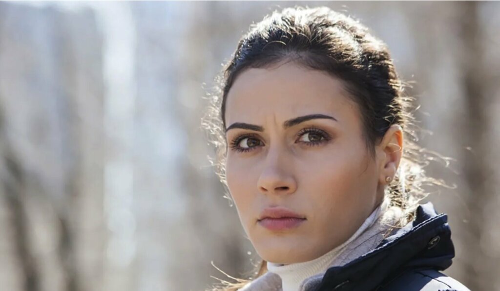 Красотка Елена Вожакина: от «Ментов» до «Первого отдела» и откуда кольцо и «три ребенка»