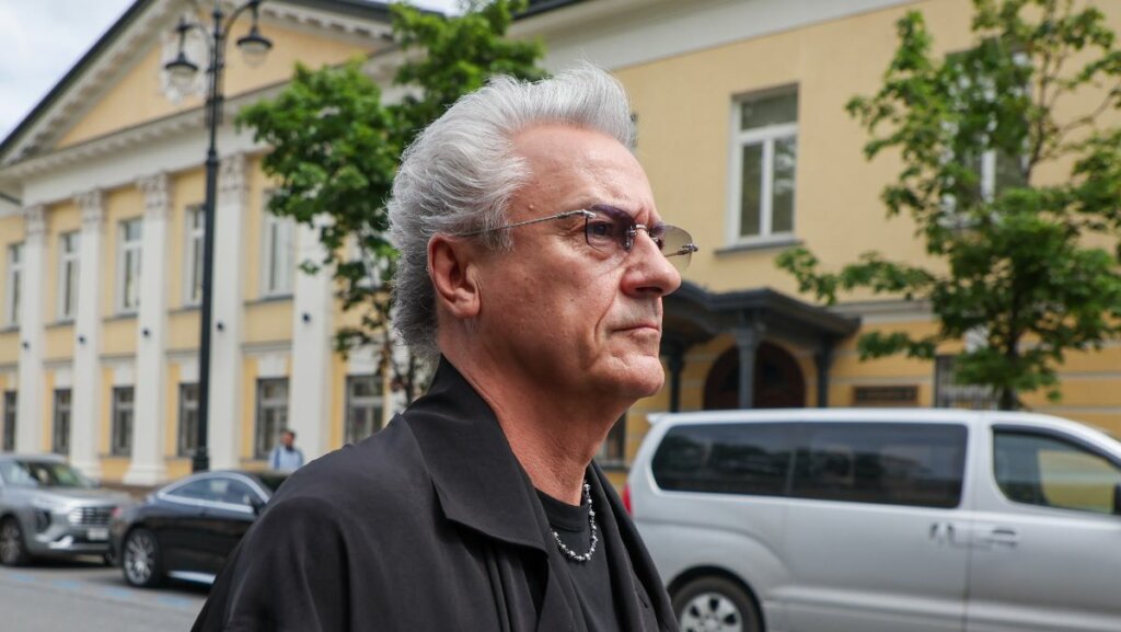 «Сломанные судьбы»: Олег Меньшиков выступил с заявлением о театральных вузах в России
