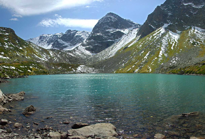 ozero-semitsvetnoe-1220-670x455.jpg