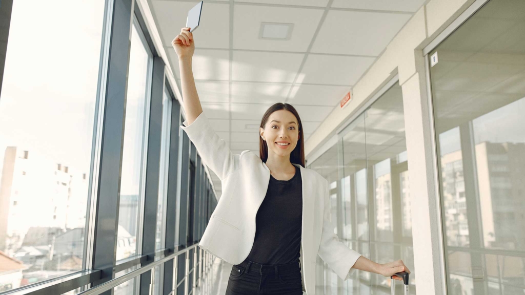 девушка в аэропорту