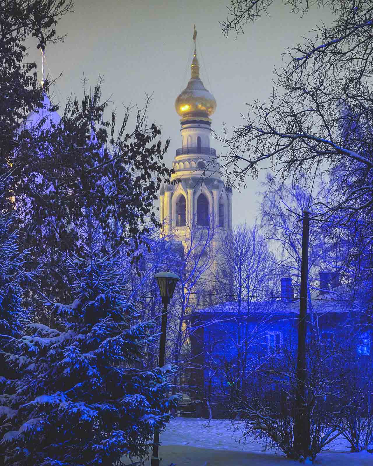 Собор Воскресения Христова в Вологде зимой