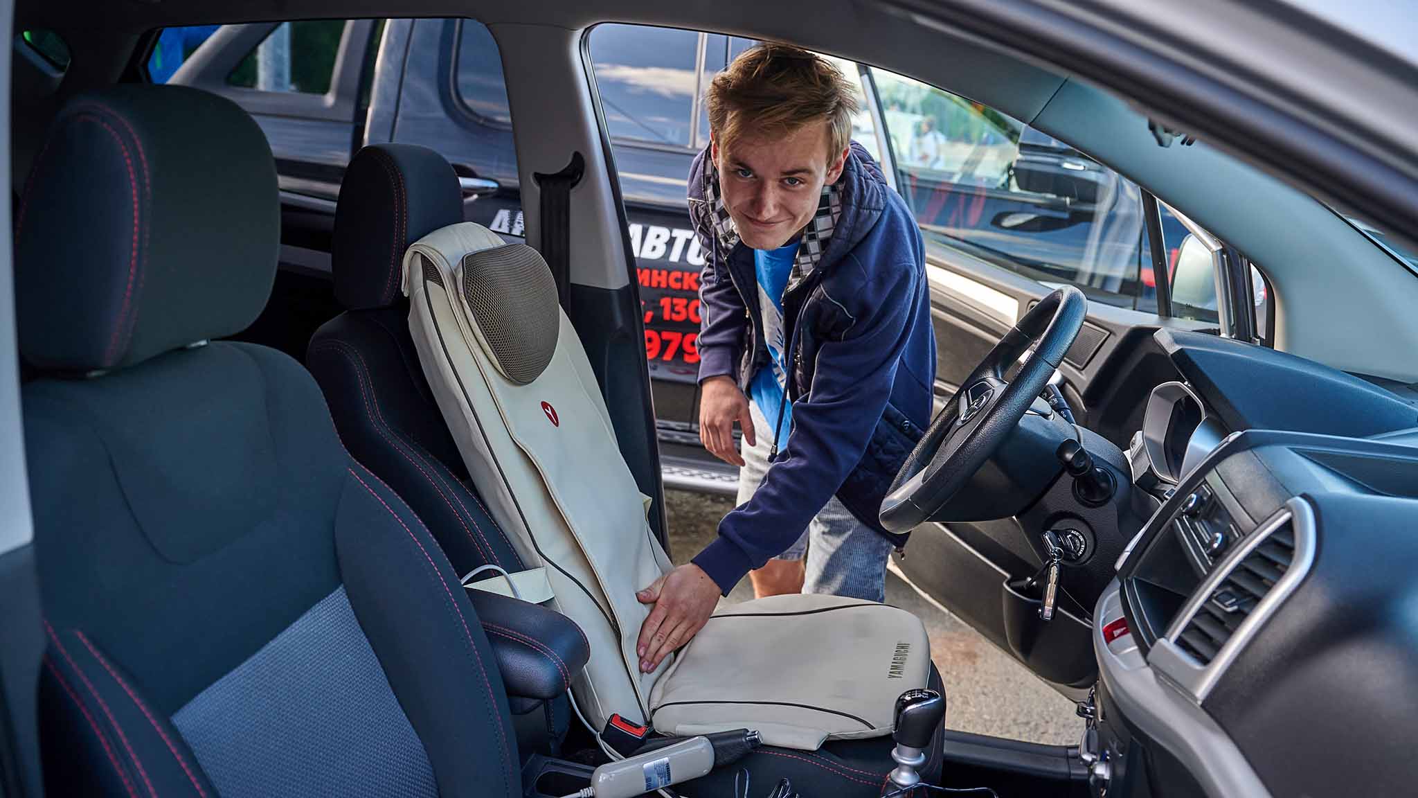 массажное кресло в машине