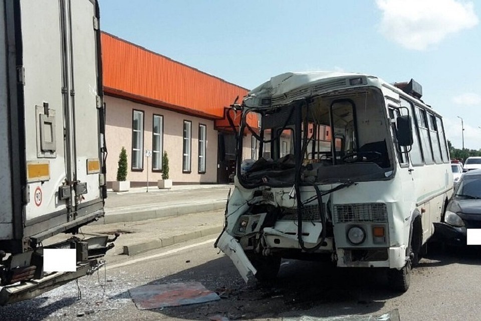 Показ полового члена автобусе