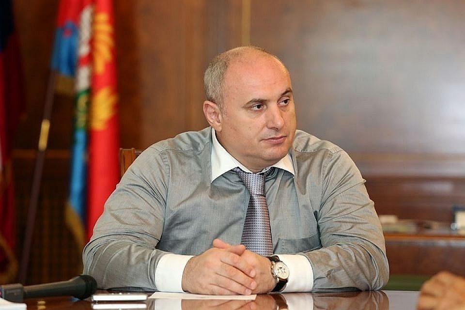 Экс-мэр Махачкалы получил четыре года колонии за превышение полномочий Экс-мэр Махачкалы получил четыре года колонии за превышение полномочий