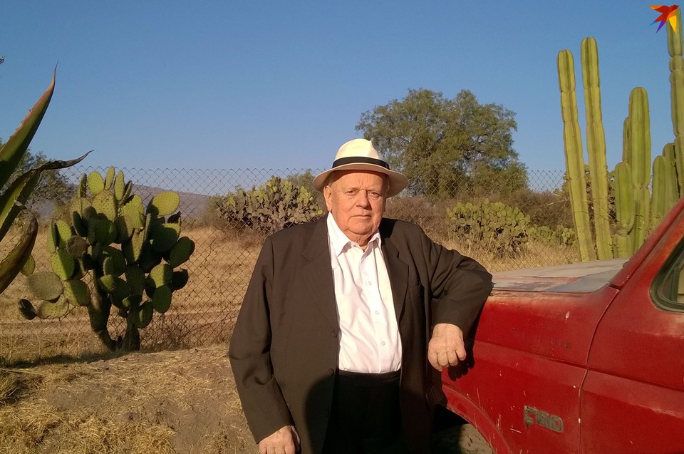 Станислав Шушкевич перестал винить себя, что ушел в политику и рассказал на какие деньги ездит отдыхать и почему белорусской пенсии не хватает на лекарства. Фото: личный архив.