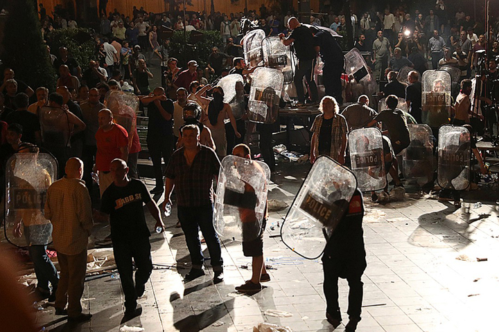 Думали ли вчера грузины о цене, которую они должны будут заплатить за сознательно срежиссированное хамство?