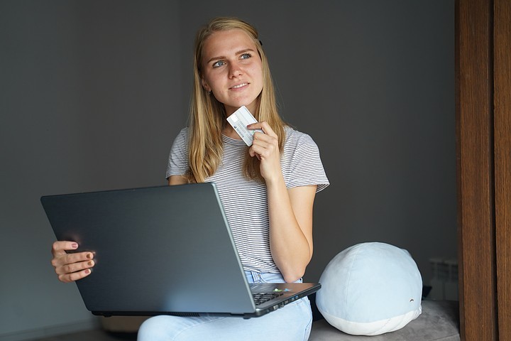 Как я продала все ненужные вещи от сломанной коляски до немодных джинсов. Фото из архива КП
