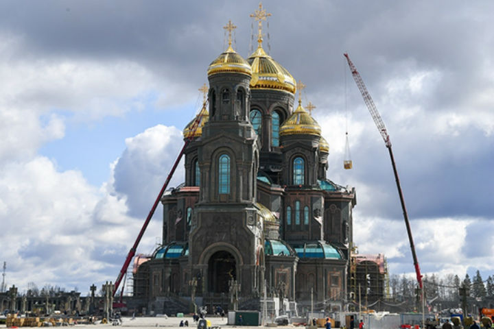 Иркутский художник Сергей Элоян принял участие в росписи главного храма Вооруженных Сил России. Фото: сайт Минобороны РФ.