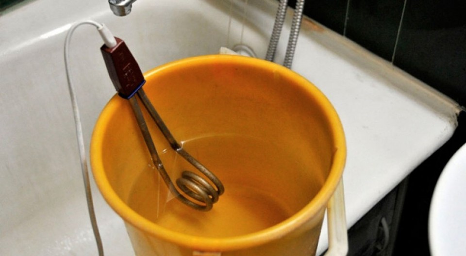 Включенный кипятильник чуть не стал причиной большого пожара.