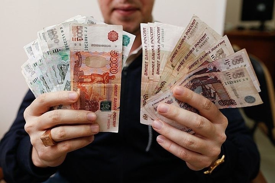 В Совфеде оценили идею повысить размер МРОТ