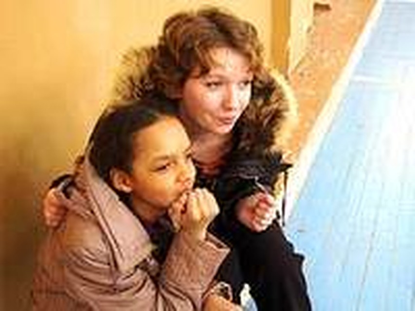 blondinka-prishla-v-gosti-k-negru-video