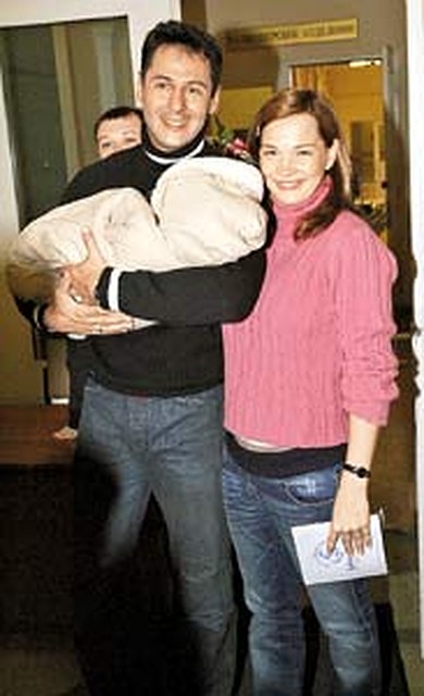 Жена Стаса Костюшкина чудом избежала падения глыбы льда на свою голову SM NEWS Д