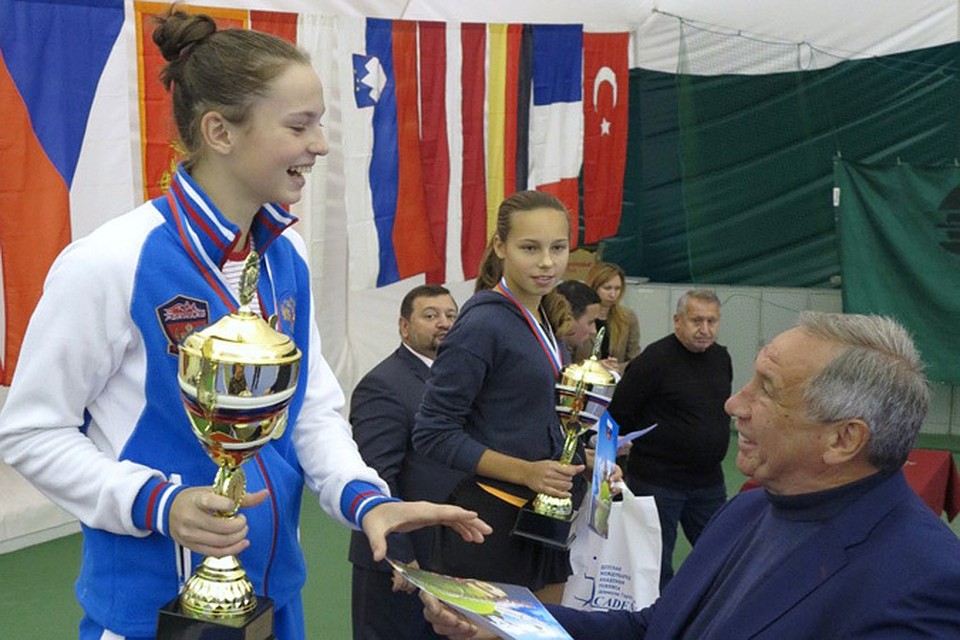 Спорт брянск. Коваль теннисистка Брянск с отцом фото.