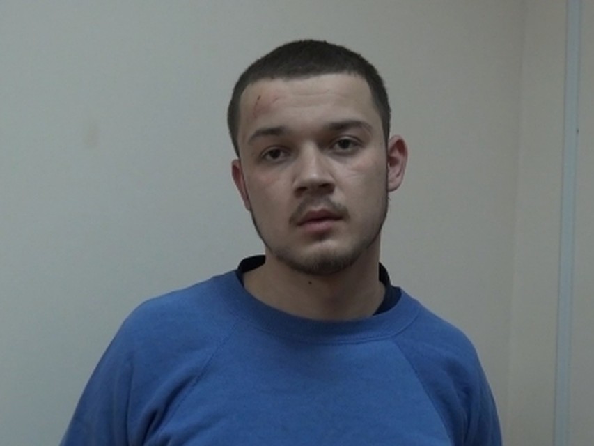 молодые люди угнали. мне по любому в тюрьму надо мальчик. водитель. молодые люди угнали. подросток угоняет машину.