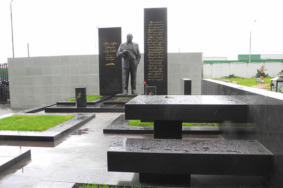 памятник деду хасану на хованском кладбище фото онлайн памятник деду хасану на хованском кладбище фото