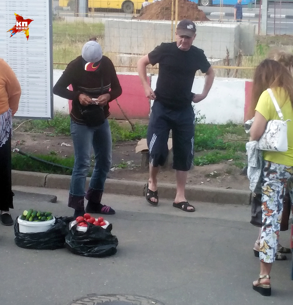 Одна торговка на проходном месте зарабатывает по несколько тысяч рублей в час