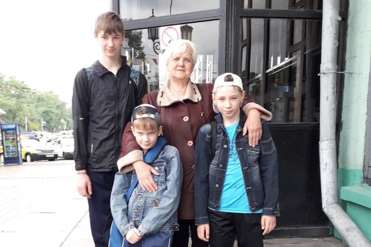 Сироты украины. Про семью. Родители оренбуржья. Семье вернули детей. Ребенок в приемной семье.