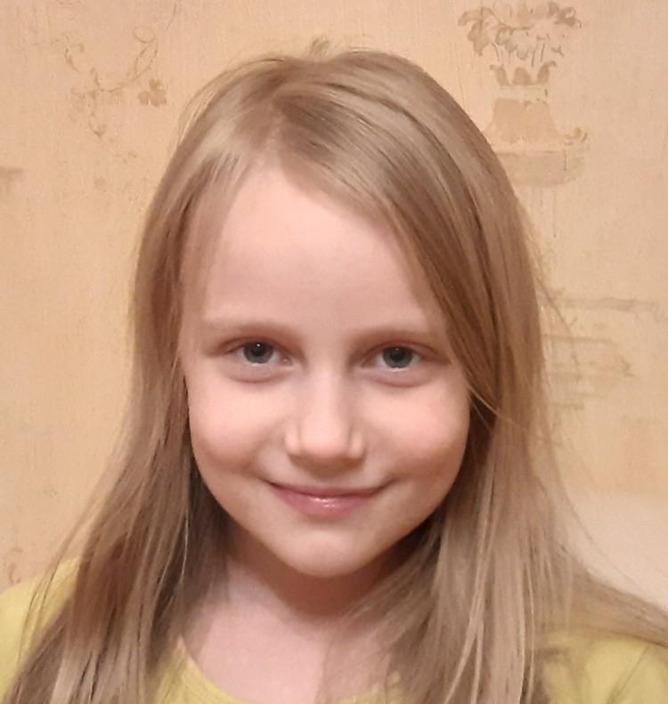 Алиса Теплякова успешно сдала ЕГЭ.
