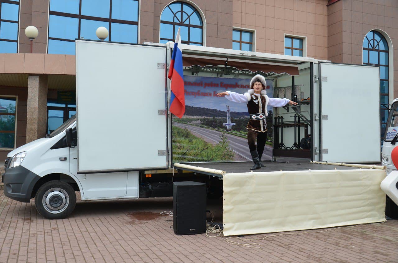 Автоклубы в действии. Фото из архива Министерства культуры РФ