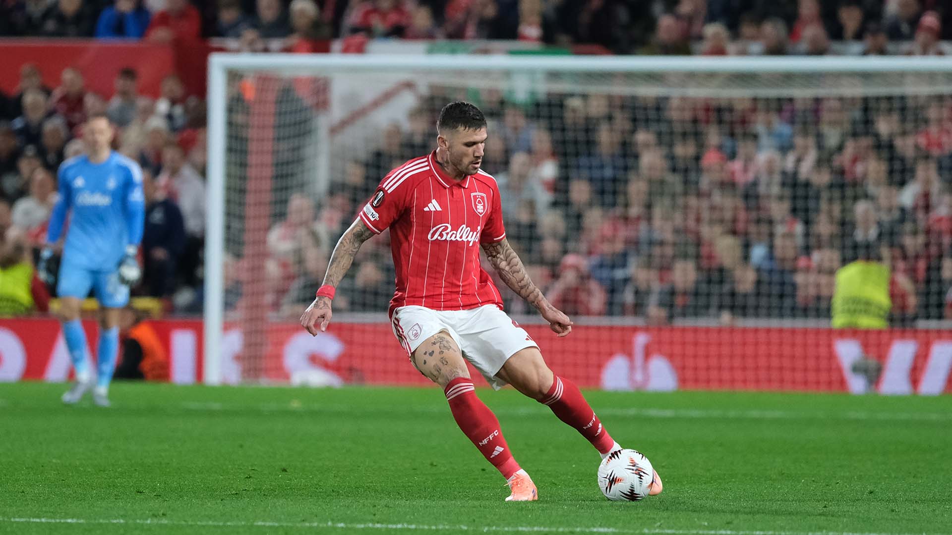 ФК «Ноттингем Форест» — ФК «Порту». Фото: globallookpress.com/Paul Bonser/Sports Press