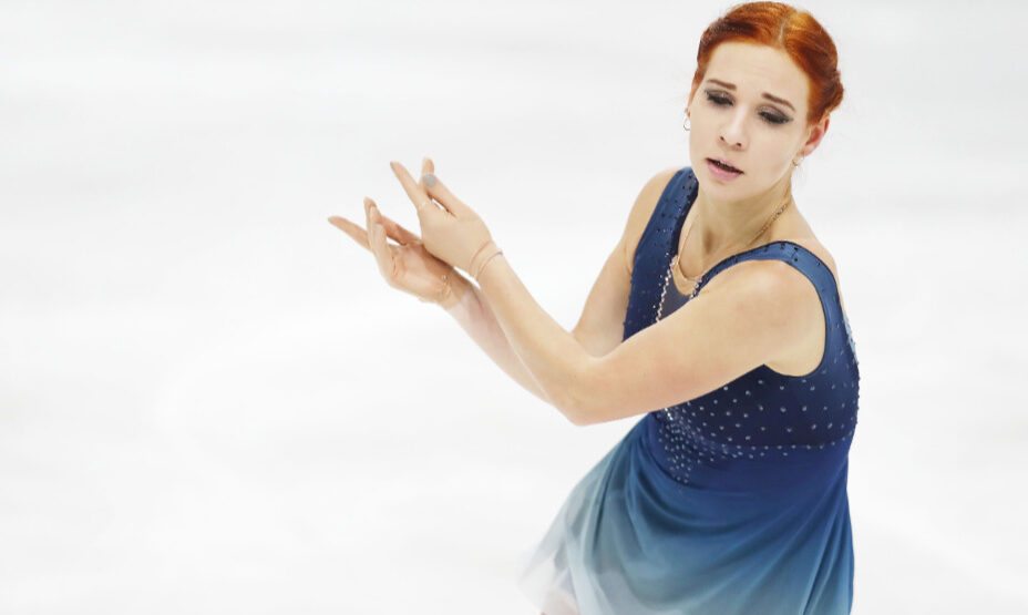 Алена Леонова, Фигурное катание