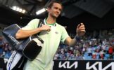 Медведев пробился в 1/8 финала Australian Open