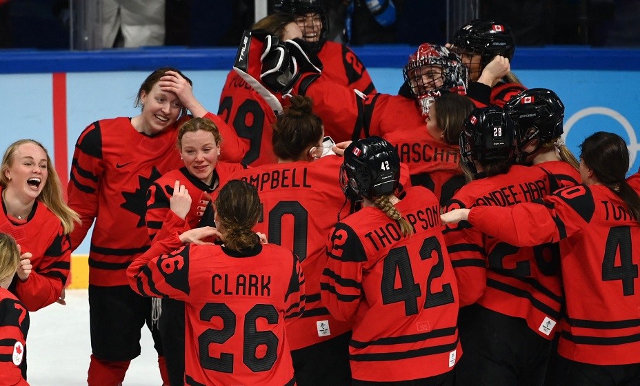 Канада взяла золото Игр в женском хоккее. Фото: Reuters