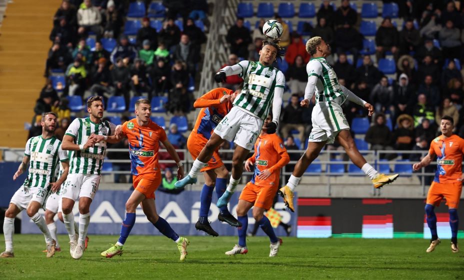 «Ференцварош» Станислава Черчесова вышел на первое место в чемпионате Венгрии. Фото: Твиттер «Ференцвароша»