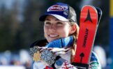 Горнолыжница-чемпионка Микаэла Шифрин терпит крах в Пекине-2022