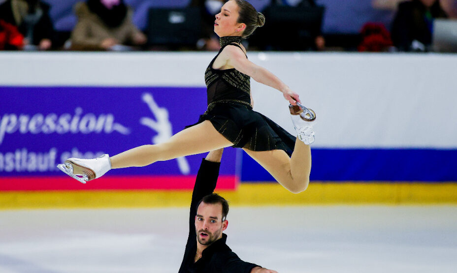 Алиса Ефимова, фигурное катание